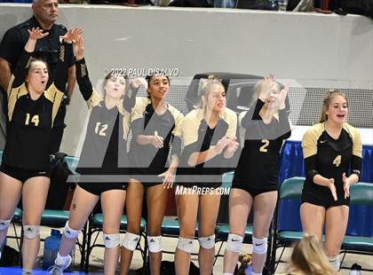 Thumbnail 2 in Valor Christian vs. Rock Canyon (CHSAA 5A State Final) photogallery.