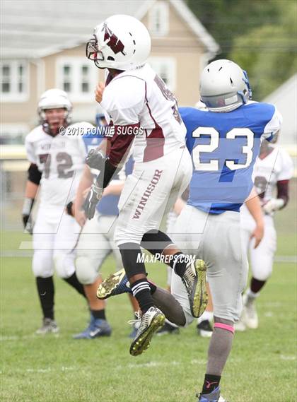 Thumbnail 2 in Windsor vs. Bristol Eastern photogallery.