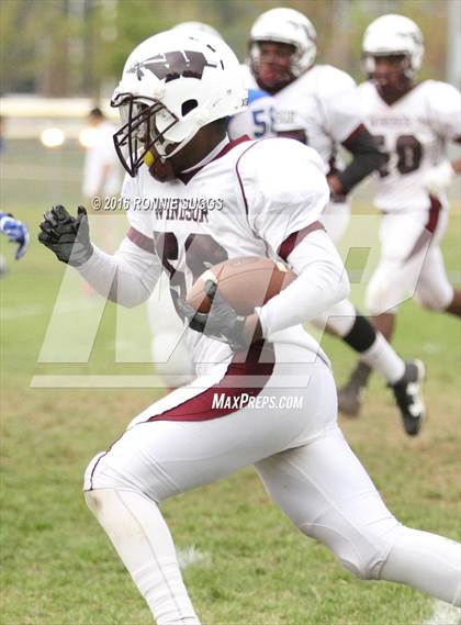 Thumbnail 2 in Windsor vs. Bristol Eastern photogallery.
