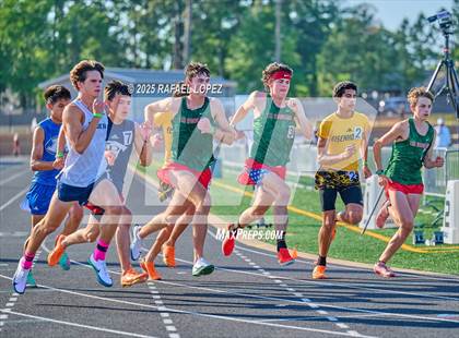 Thumbnail 1 in UIL 6A Track & Field Area 13&14 (1600M) photogallery.