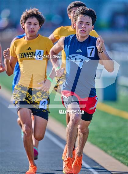 Thumbnail 1 in UIL 6A Track & Field Area 13&14 (1600M) photogallery.