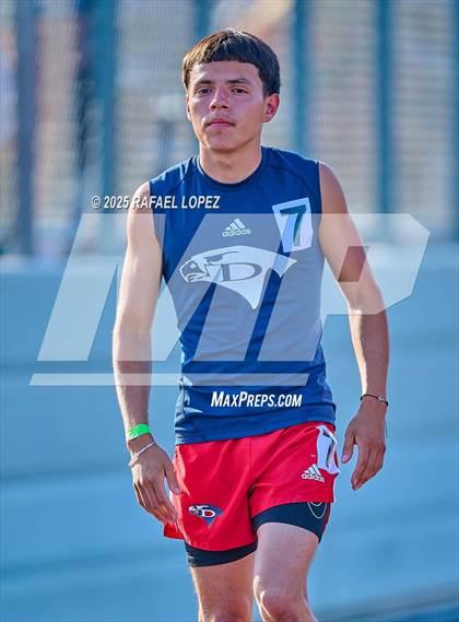 Thumbnail 1 in UIL 6A Track & Field Area 13&14 (1600M) photogallery.