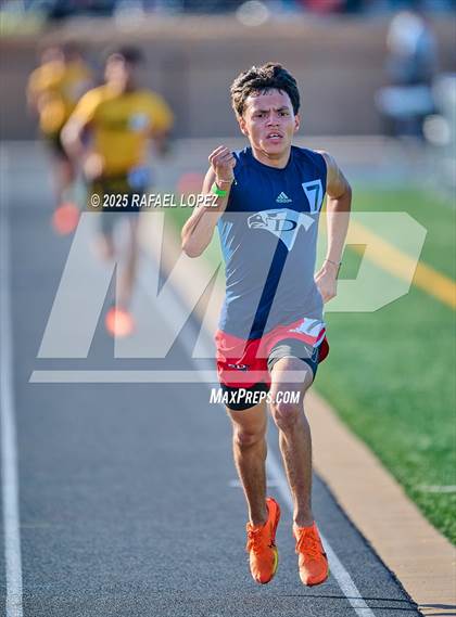 Thumbnail 1 in UIL 6A Track & Field Area 13&14 (1600M) photogallery.