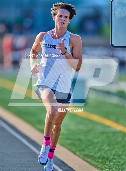 Thumbnail 2 in UIL 6A Track & Field Area 13&14 (1600M) photogallery.
