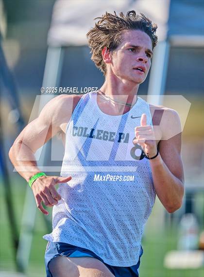 Thumbnail 3 in UIL 6A Track & Field Area 13&14 (1600M) photogallery.
