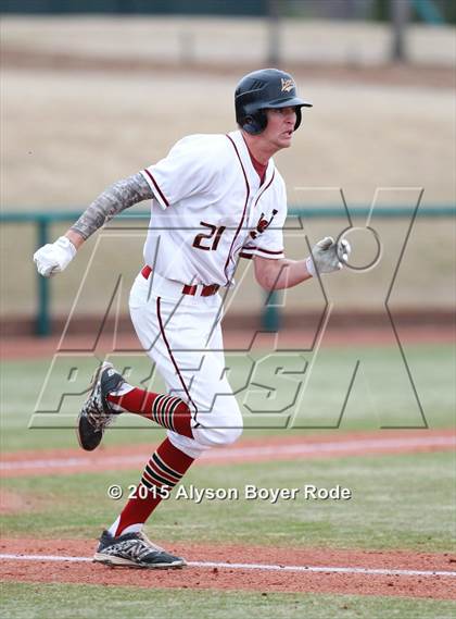 Thumbnail 3 in Mosley vs. JSerra Catholic (National High School Invitational) photogallery.