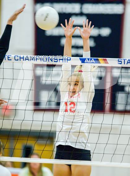 Thumbnail 1 in Salpointe Catholic vs. Greenway (AIA 4A State Final) photogallery.