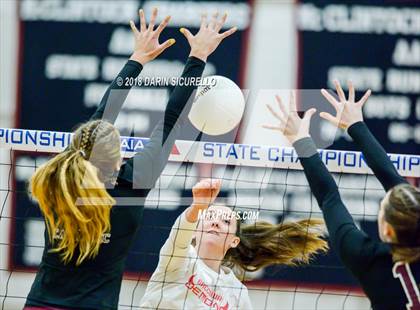 Thumbnail 1 in Salpointe Catholic vs. Greenway (AIA 4A State Final) photogallery.