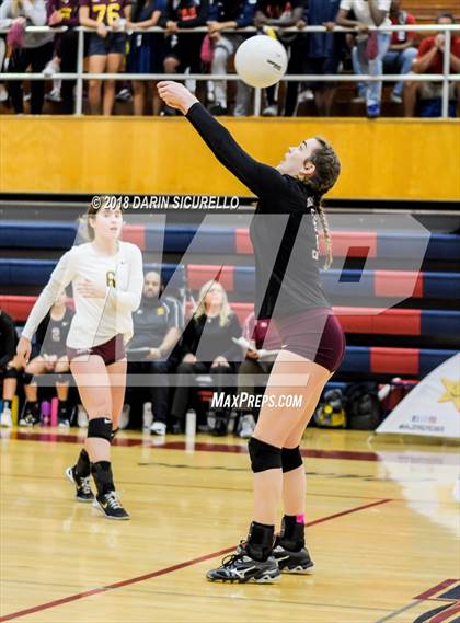 Thumbnail 3 in Salpointe Catholic vs. Greenway (AIA 4A State Final) photogallery.
