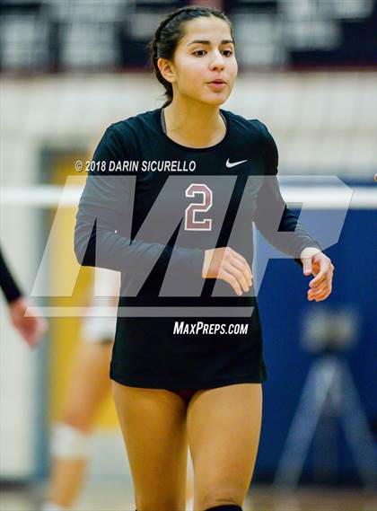 Thumbnail 1 in Salpointe Catholic vs. Greenway (AIA 4A State Final) photogallery.