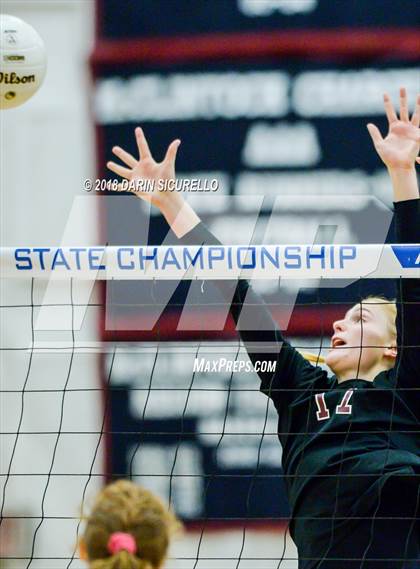 Thumbnail 2 in Salpointe Catholic vs. Greenway (AIA 4A State Final) photogallery.