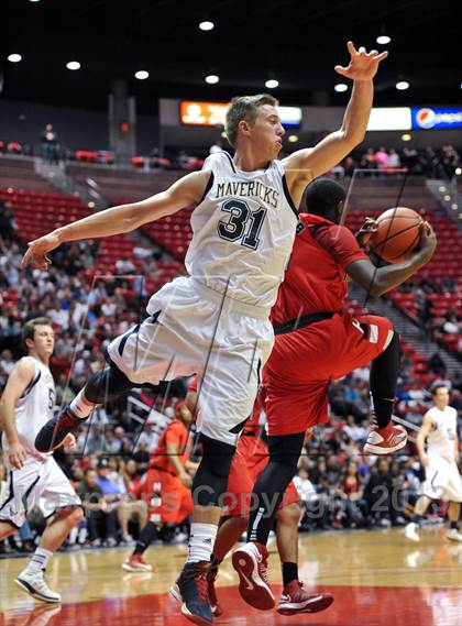 Thumbnail 2 in La Costa Canyon vs. Hoover (CIF SDS D2 Final) photogallery.