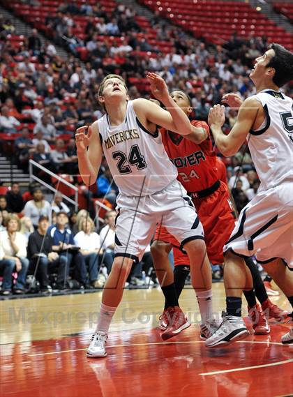 Thumbnail 2 in La Costa Canyon vs. Hoover (CIF SDS D2 Final) photogallery.
