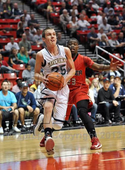 Thumbnail 2 in La Costa Canyon vs. Hoover (CIF SDS D2 Final) photogallery.