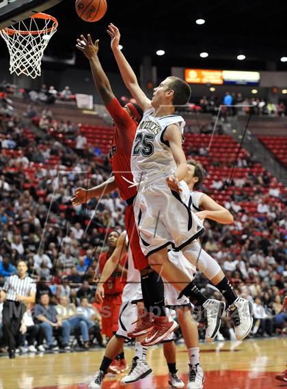 Thumbnail 3 in La Costa Canyon vs. Hoover (CIF SDS D2 Final) photogallery.