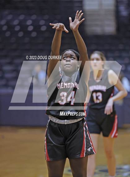 Thumbnail 3 in Memorial vs. Stratford photogallery.
