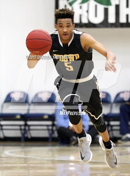 Thumbnail 3 in Capital Christian vs. Bishop O'Dowd (MaxPreps/DLS MLK Jr. Classic) photogallery.