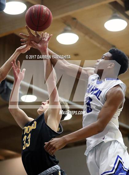 Thumbnail 1 in Capital Christian vs. Bishop O'Dowd (MaxPreps/DLS MLK Jr. Classic) photogallery.