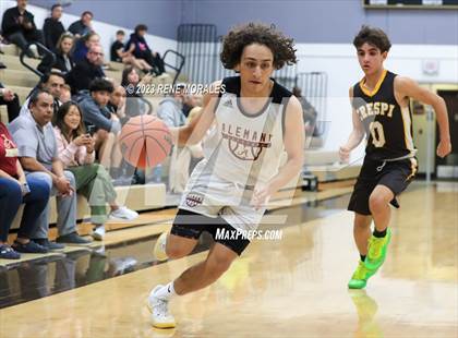 Thumbnail 3 in Crespi vs Alemany photogallery.
