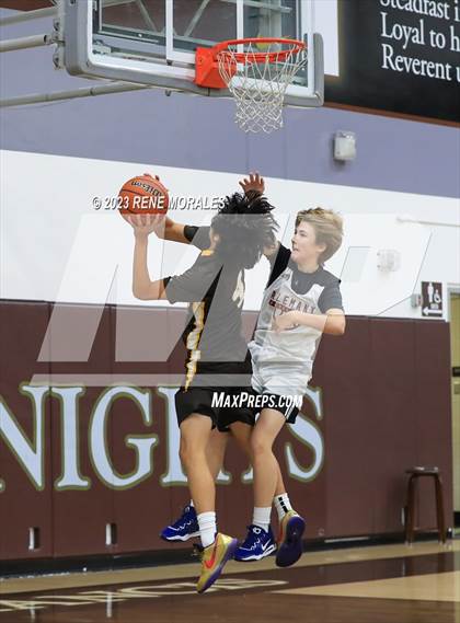 Thumbnail 3 in Crespi vs Alemany photogallery.