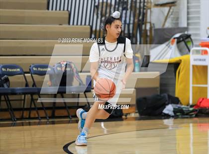 Thumbnail 3 in Crespi vs Alemany photogallery.
