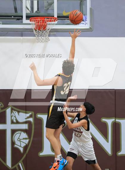 Thumbnail 3 in Crespi vs Alemany photogallery.