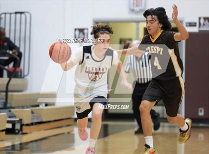 Thumbnail 1 in Crespi vs Alemany photogallery.