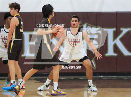 Thumbnail 2 in Crespi vs Alemany photogallery.