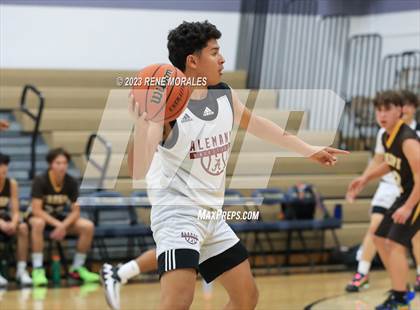 Thumbnail 2 in Crespi vs Alemany photogallery.
