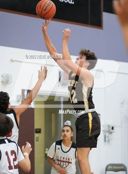 Thumbnail 2 in Crespi vs Alemany photogallery.