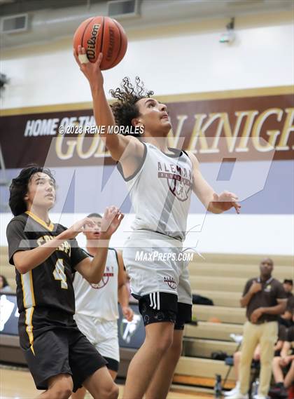 Thumbnail 3 in Crespi vs Alemany photogallery.
