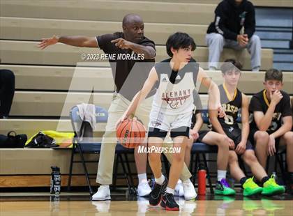 Thumbnail 3 in Crespi vs Alemany photogallery.
