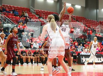 Thumbnail 1 in Lewisville vs. Allen (UIL 6A Bi-District Playoff) photogallery.