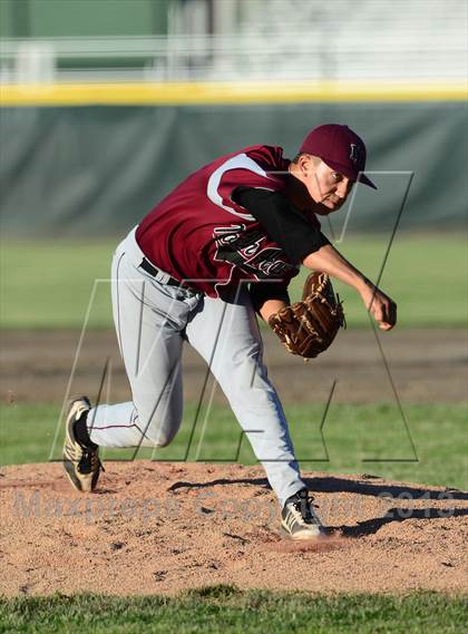 Thumbnail 1 in North Haven vs. New Canaan (CIAC Class L Semifinal) photogallery.