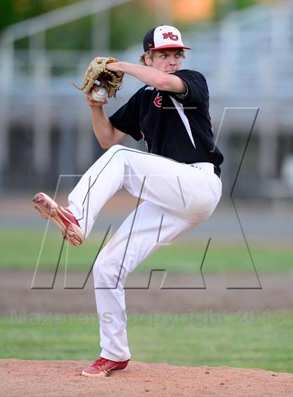 Thumbnail 3 in North Haven vs. New Canaan (CIAC Class L Semifinal) photogallery.