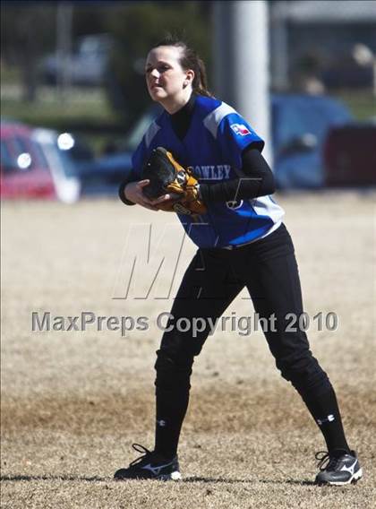 Thumbnail 3 in Brewer vs. North Crowley (Brewer Tournament) photogallery.