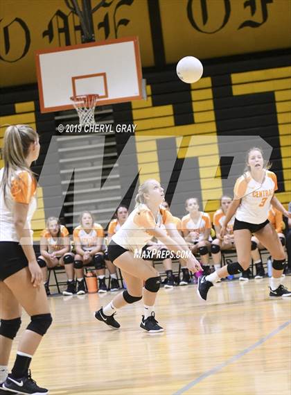 Thumbnail 2 in Sullivan Central @ Chuckey-Doak photogallery.