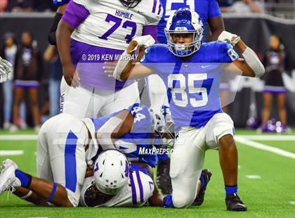 Thumbnail 2 in Katy Taylor vs Humble (UIL 6A Regional Playoff) photogallery.