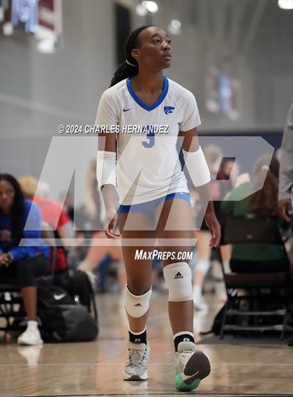 Thumbnail 2 in Cypress Creek vs. Leon (Legends Invitational) photogallery.