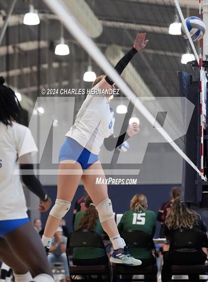 Thumbnail 2 in Cypress Creek vs. Leon (Legends Invitational) photogallery.