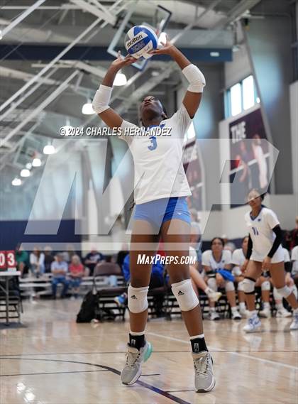 Thumbnail 2 in Cypress Creek vs. Leon (Legends Invitational) photogallery.