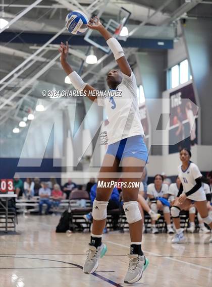 Thumbnail 2 in Cypress Creek vs. Leon (Legends Invitational) photogallery.