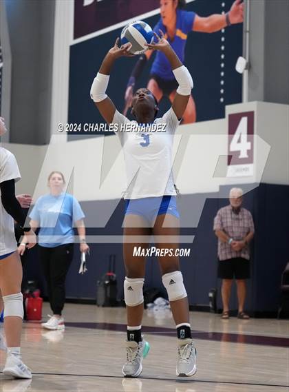 Thumbnail 3 in Cypress Creek vs. Leon (Legends Invitational) photogallery.