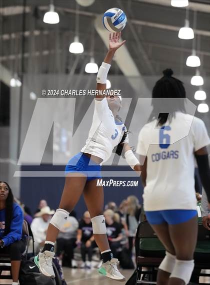 Thumbnail 2 in Cypress Creek vs. Leon (Legends Invitational) photogallery.