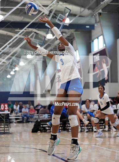Thumbnail 3 in Cypress Creek vs. Leon (Legends Invitational) photogallery.