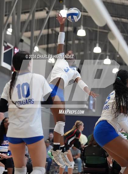 Thumbnail 3 in Cypress Creek vs. Leon (Legends Invitational) photogallery.