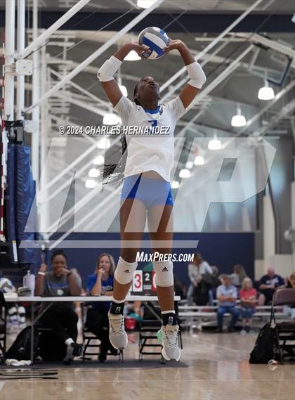 Thumbnail 1 in Cypress Creek vs. Leon (Legends Invitational) photogallery.