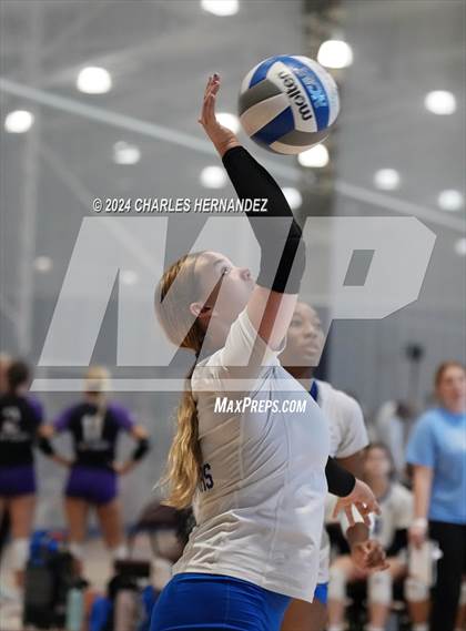 Thumbnail 2 in Cypress Creek vs. Leon (Legends Invitational) photogallery.