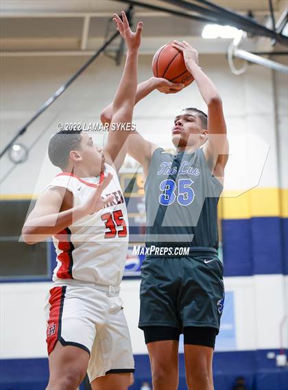 Thumbnail 2 in Lutheran East vs. Shaker Heights photogallery.