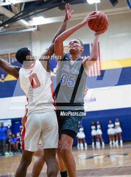 Thumbnail 1 in Lutheran East vs. Shaker Heights photogallery.